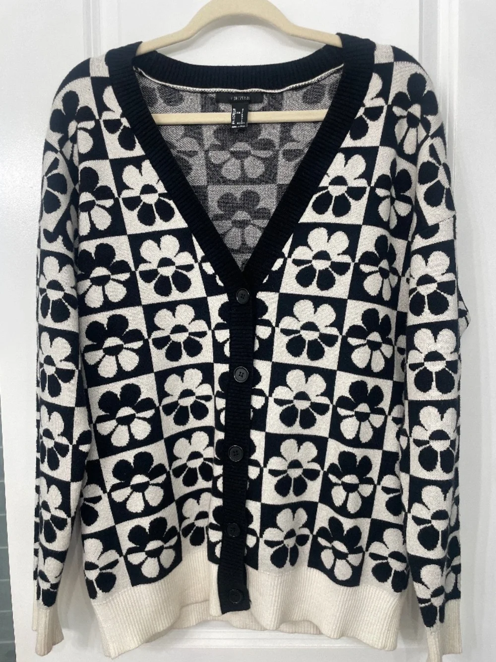 Forever 21 - Cardigan with Black and White flowers design, size Small - Picture 1 of 5